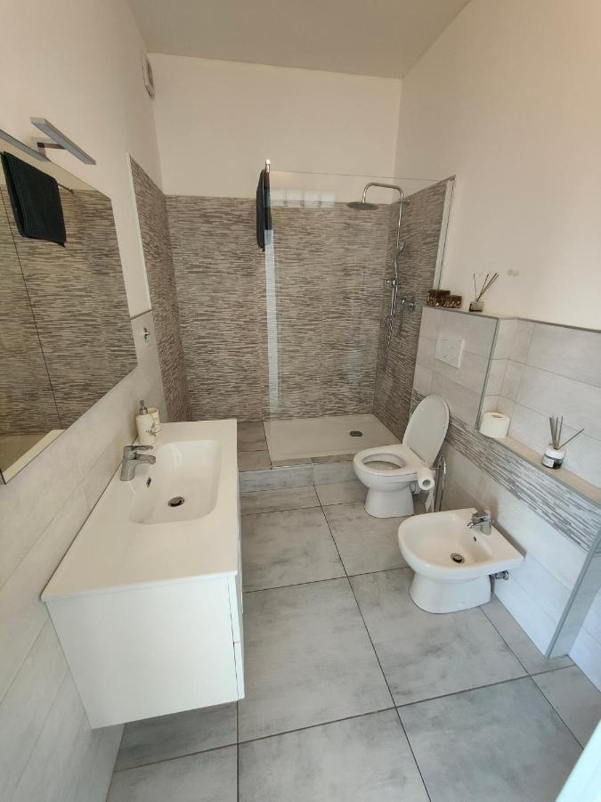 Elenaesimone Apartment Лаваня Екстериор снимка